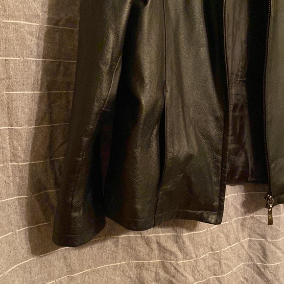 EUC Black Leather Jacket size large - Picture 7 of 13